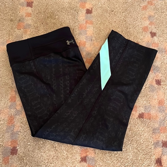 Under Armour Pants - Under Amour compression crop legging